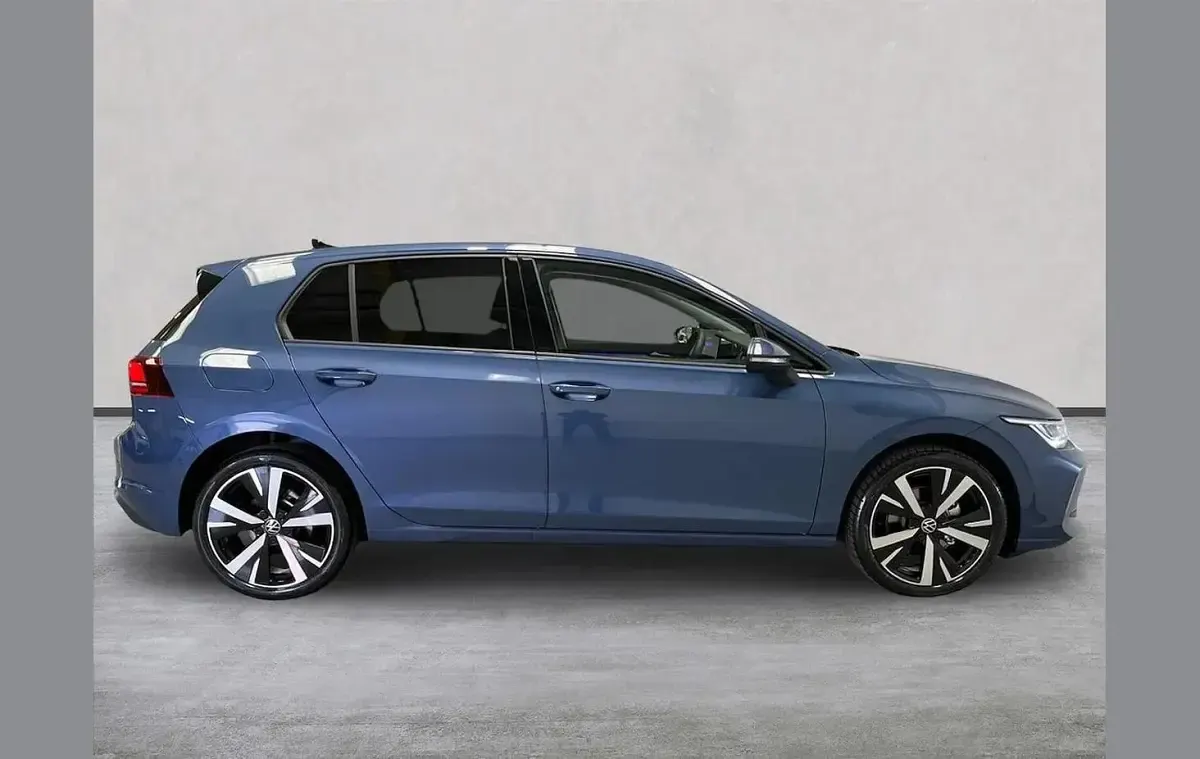 New VW Golf VIII Match 116 HP (85 kW) 2026 Blue Hatchback