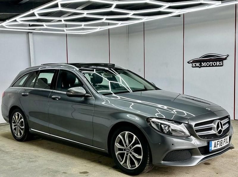 Usado Mercedes C200 Premium 136 HP (100 kW) 2018 Cinzento Carrinha