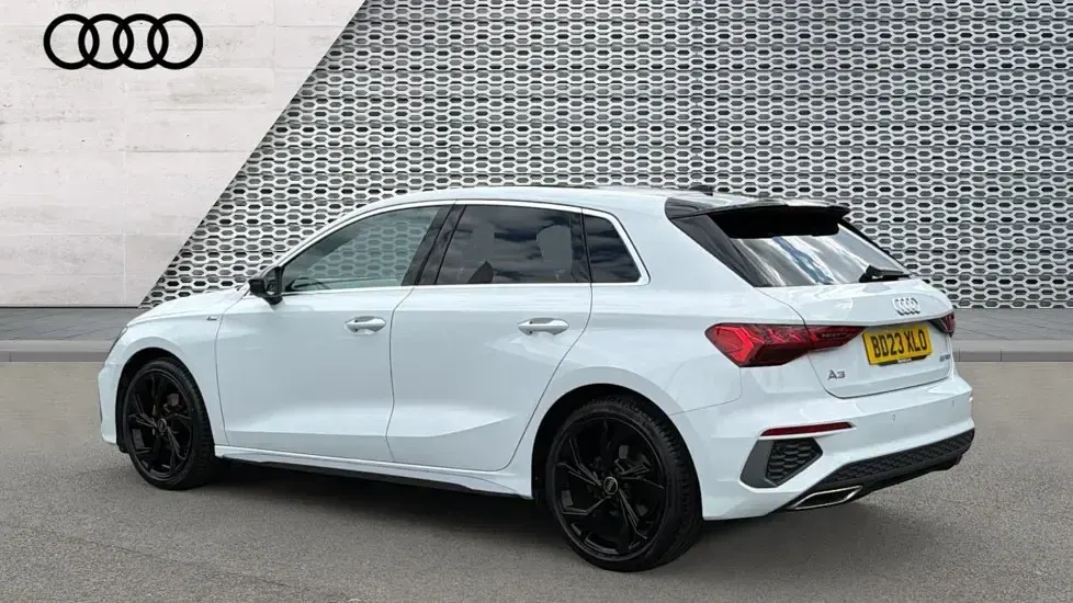 Used Audi A3 S-Line 150 HP (110 kW) 2023 White Sedan
