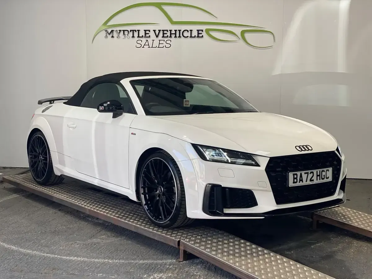 Used Audi TT Roadster Black Edition 197 HP (144 kW) 2022 White Cabriolet