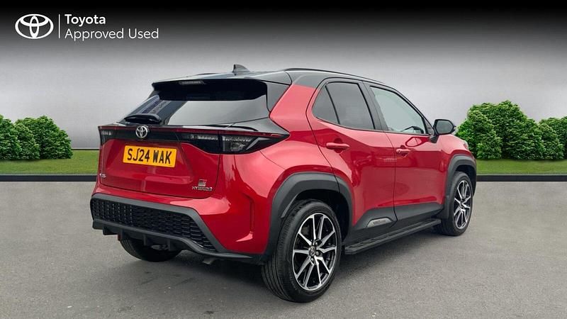 Used Toyota Yaris Hybrid Sport 116 HP (85 kW) 2024 Red Estate