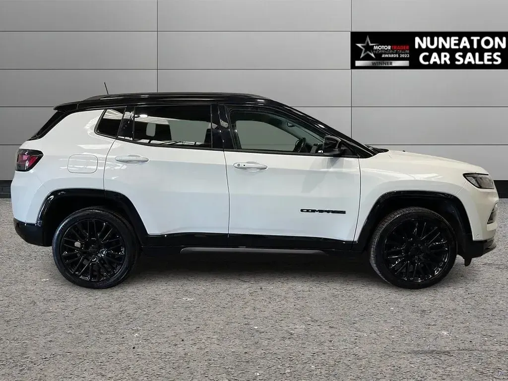 Used Jeep Compass 130 HP (95 kW) 2023 White/black SUV