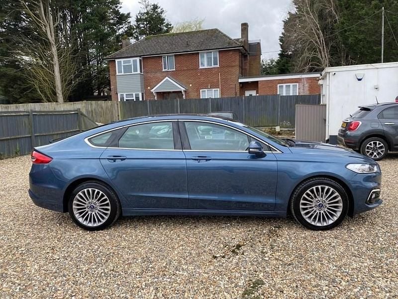 Used Ford Mondeo Titanium 150 HP (110 kW) 2019 Blue Hatchback
