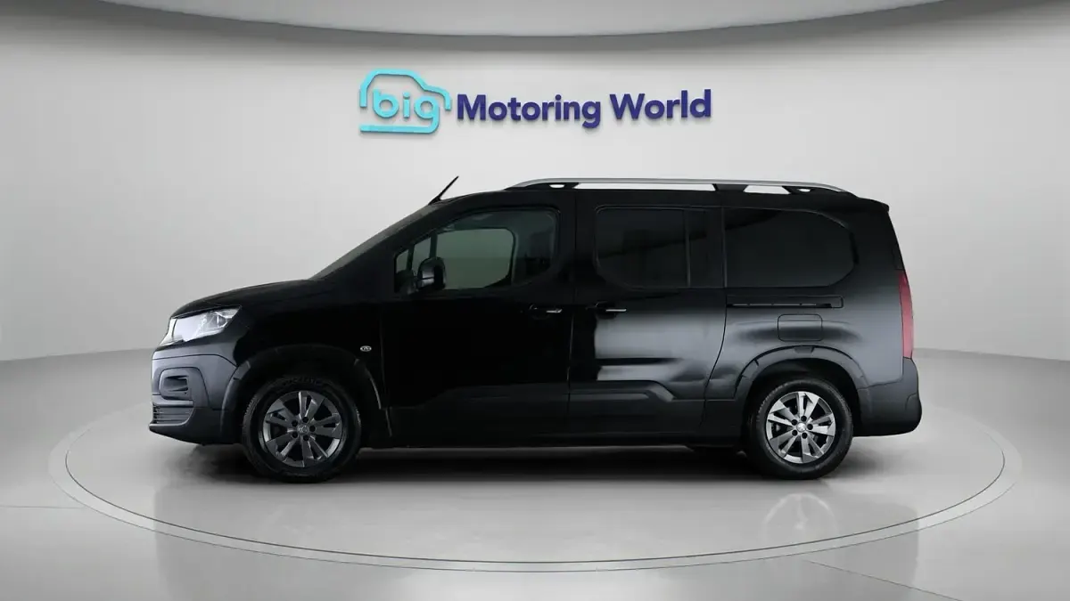 Used Peugeot e-Rifter Allure Premium 100 kW (136 HP) 2022 Black MPV
