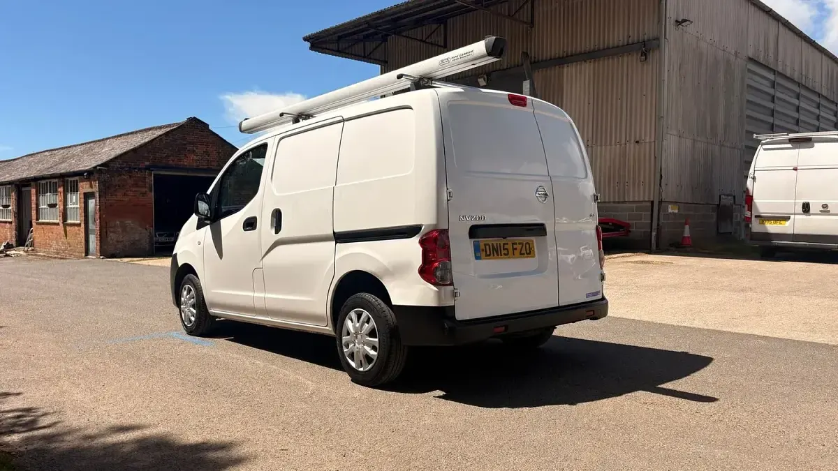 Used Nissan NV200 Acenta 90 HP (66 kW) 2015 White MPV