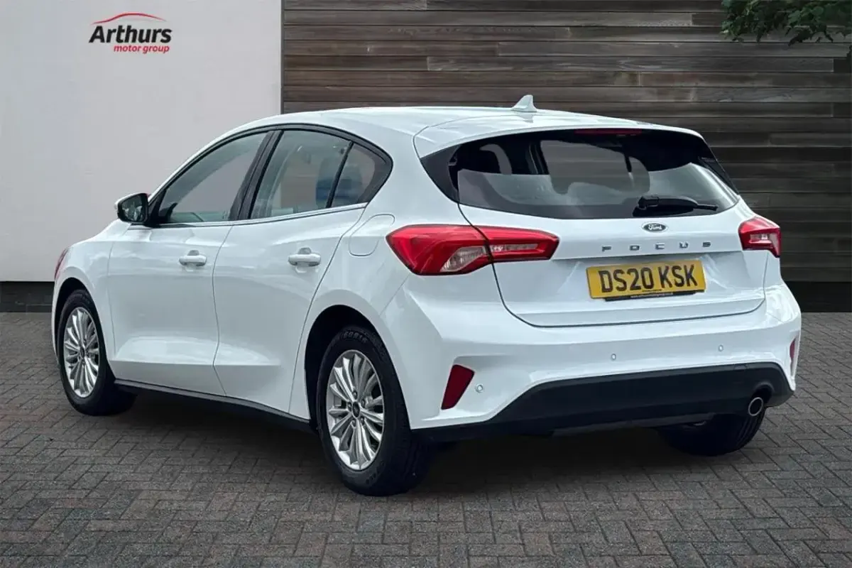 Used Ford Focus Titanium 125 HP (91 kW) 2020 White Hatchback