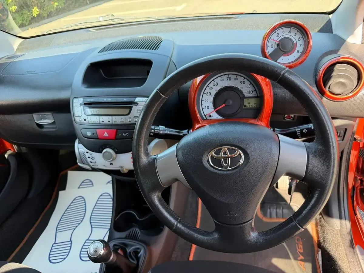 Used Toyota Aygo 68 HP (50 kW) 2013 Orange Hatchback