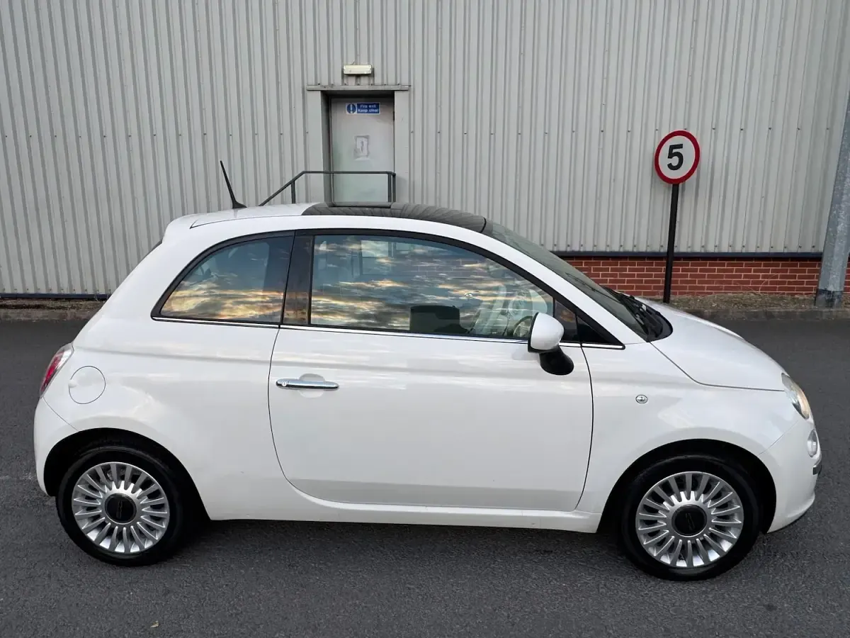 Used Fiat 500 Lounge 69 HP (50 kW) 2014 White Hatchback