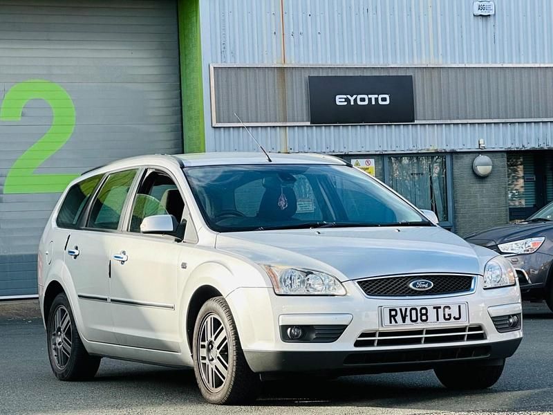 Used Ford Focus Ghia 145 HP (106 kW) 2007 Silver Estate