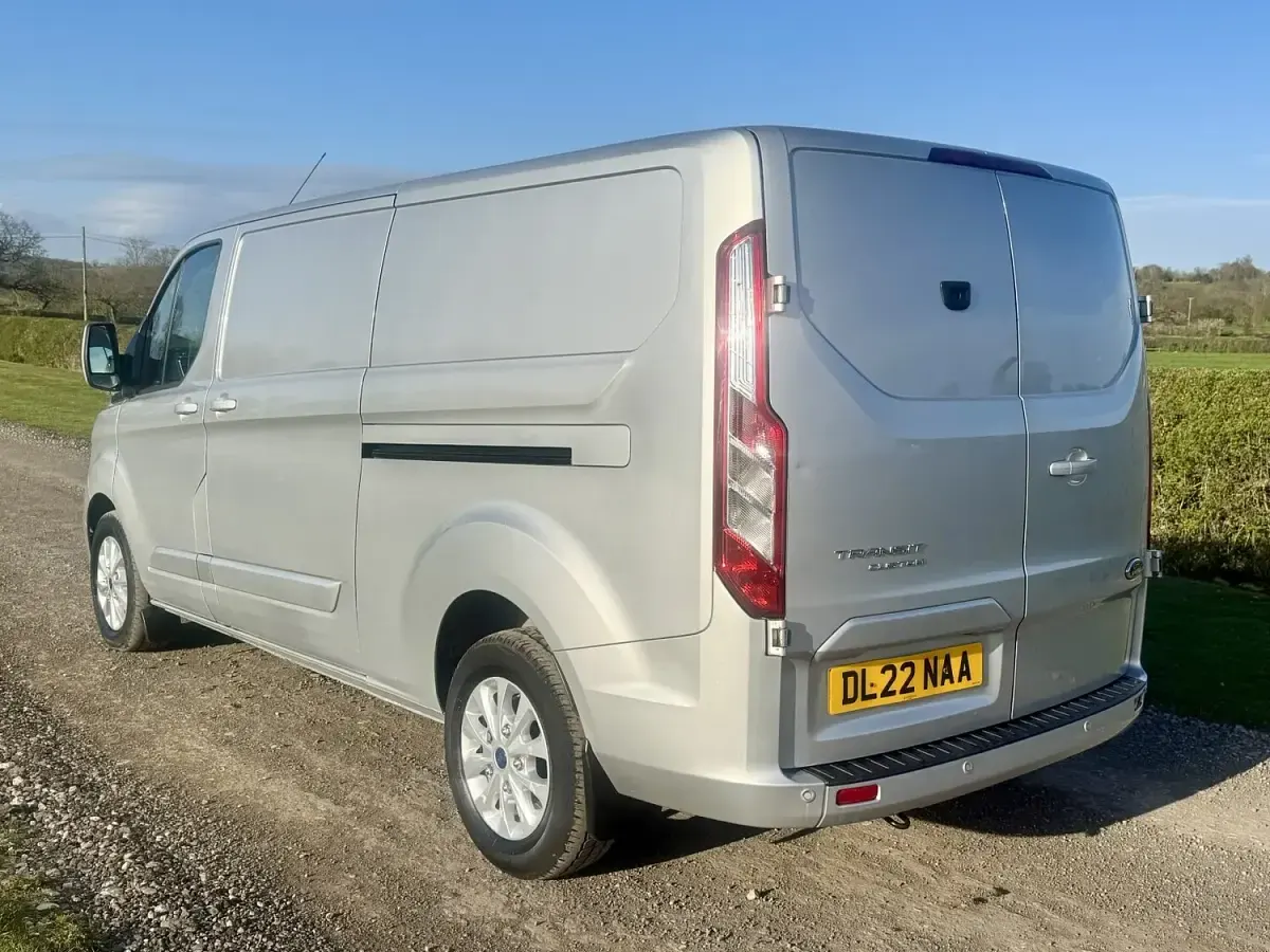 Used Ford Transit Custom Limited 130 HP (95 kW) 2022 Silver Van