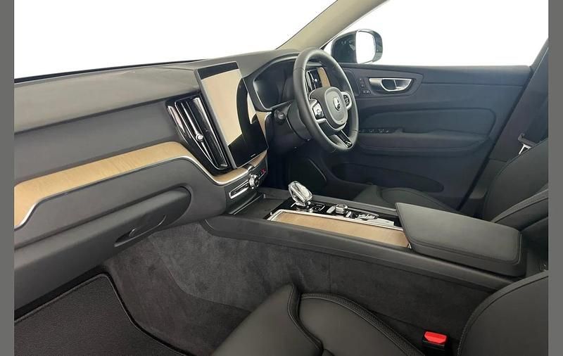 Used Volvo XC60 Plus 350 HP (257 kW) 2025 Denim blue SUV