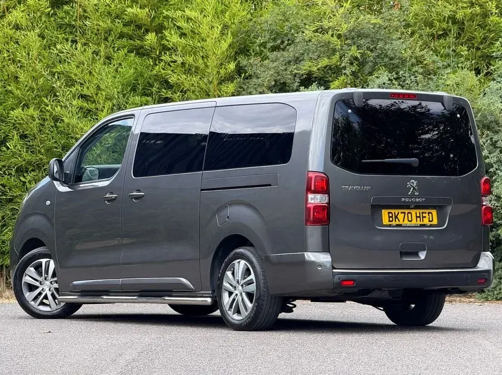Used Peugeot Traveller Allure 180 HP (132 kW) 2020 Grey MPV