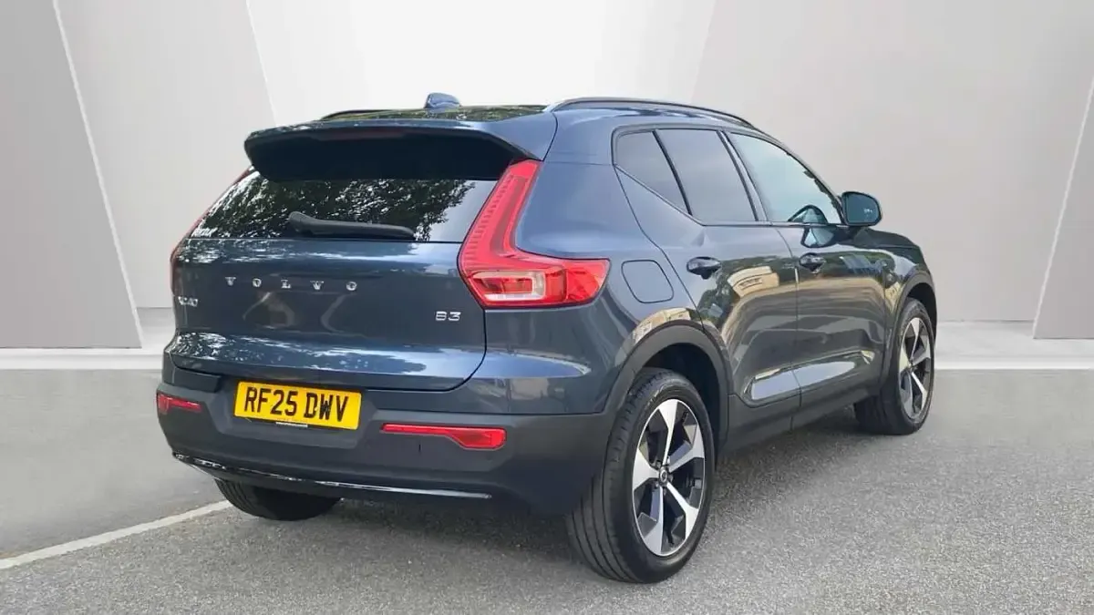 Used Volvo XC40 Plus 163 HP (119 kW) 2025 Blue SUV