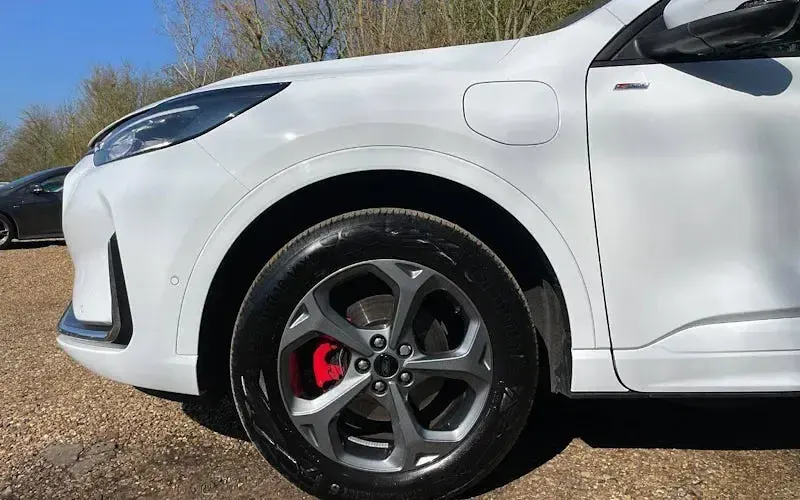 Used Ford Kuga ST-Line 243 HP (178 kW) 2024 White SUV
