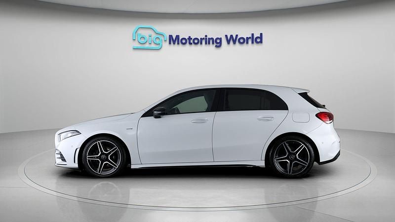 Used Mercedes A180 AMG line 136 HP (100 kW) 2022 White Hatchback
