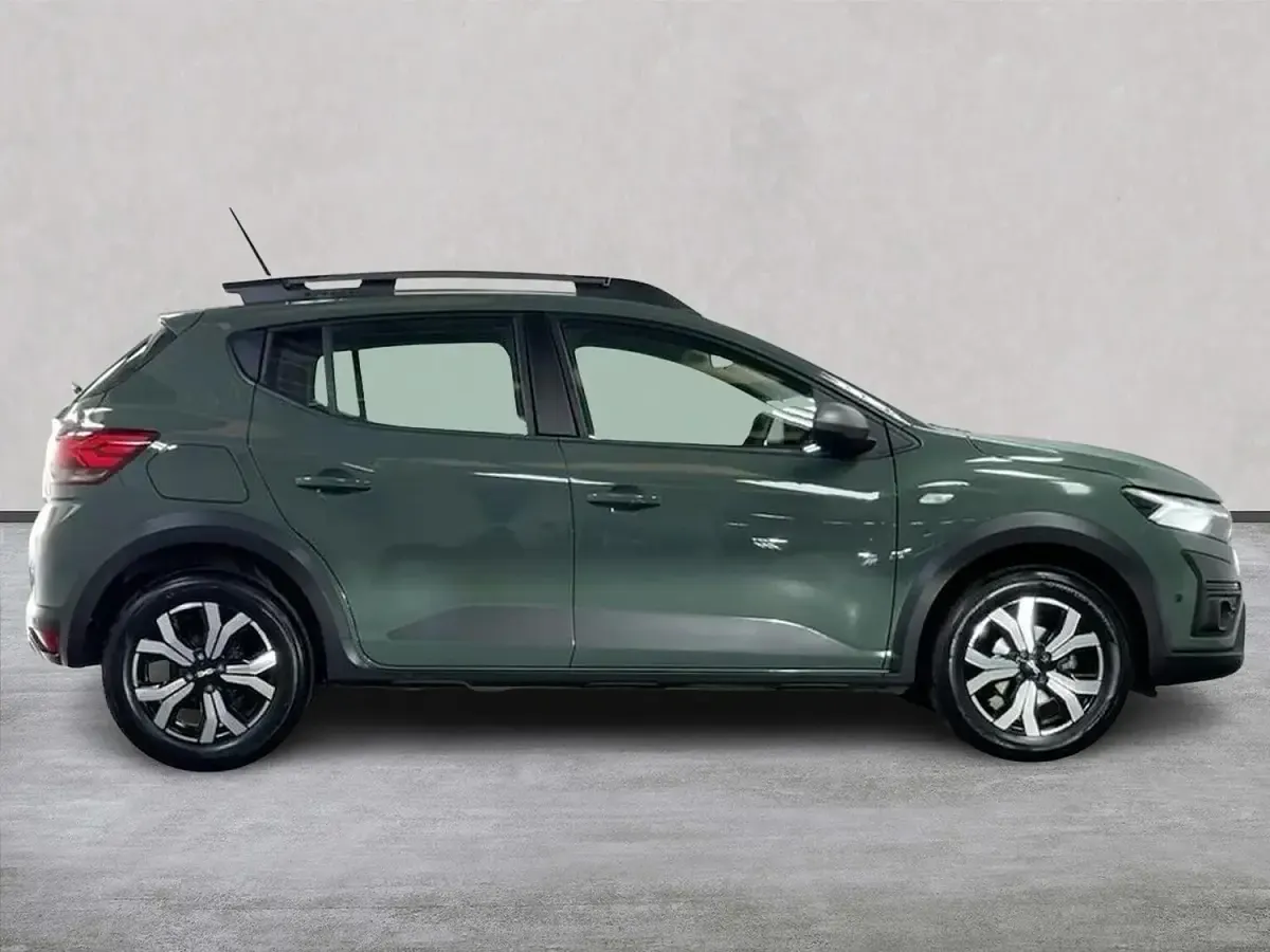 Used Dacia Sandero Journey 90 HP (66 kW) 2023 Green Hatchback