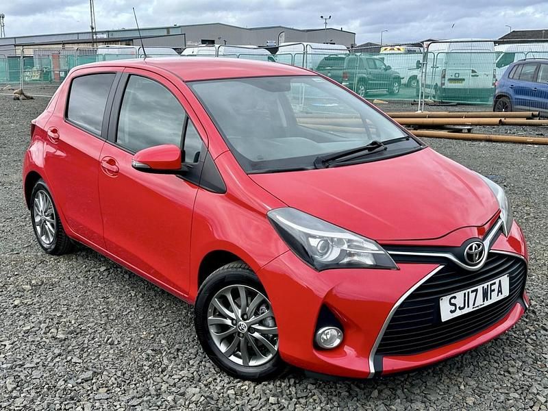 Used Toyota Yaris 2017 Red Hatchback