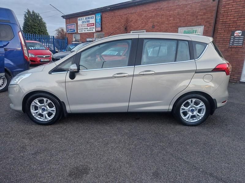 Used Ford B-MAX Zetec 100 HP (73 kW) 2015 Silver MPV