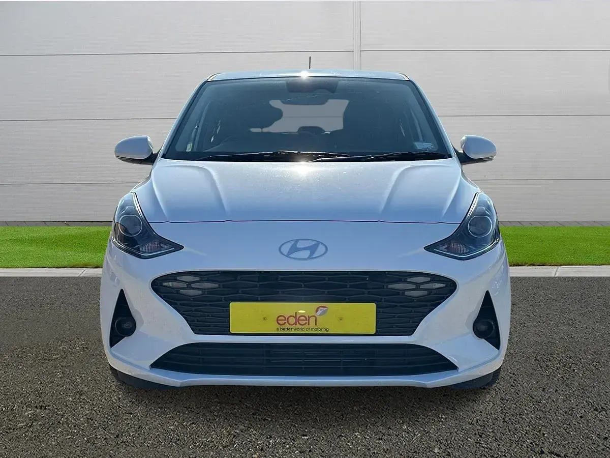 New Hyundai i10 Premium 79 HP (58 kW) 2026 Black Hatchback