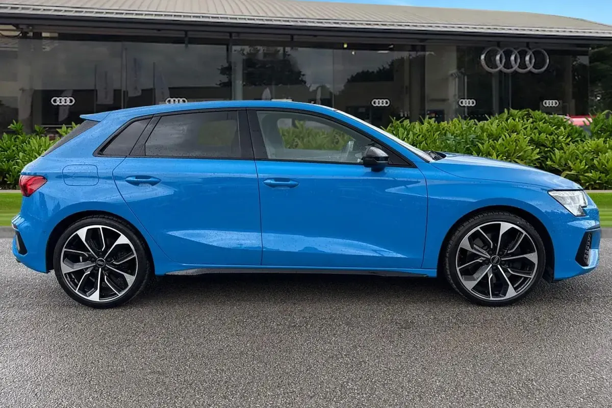 Used Audi S3 Sportback Advanced 310 HP (228 kW) 2022 Blue Hatchback