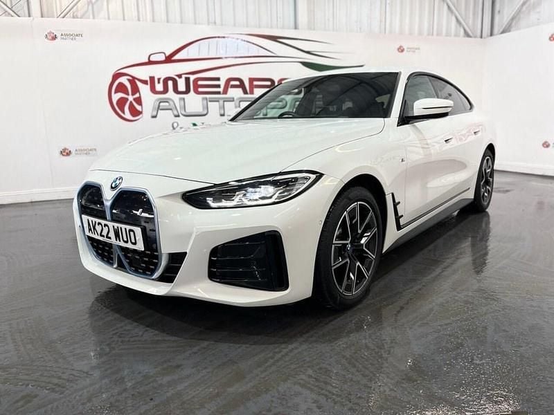 Usado BMW i4 M Sport 250 kW (340 CV) 2022 Blanco Berlina