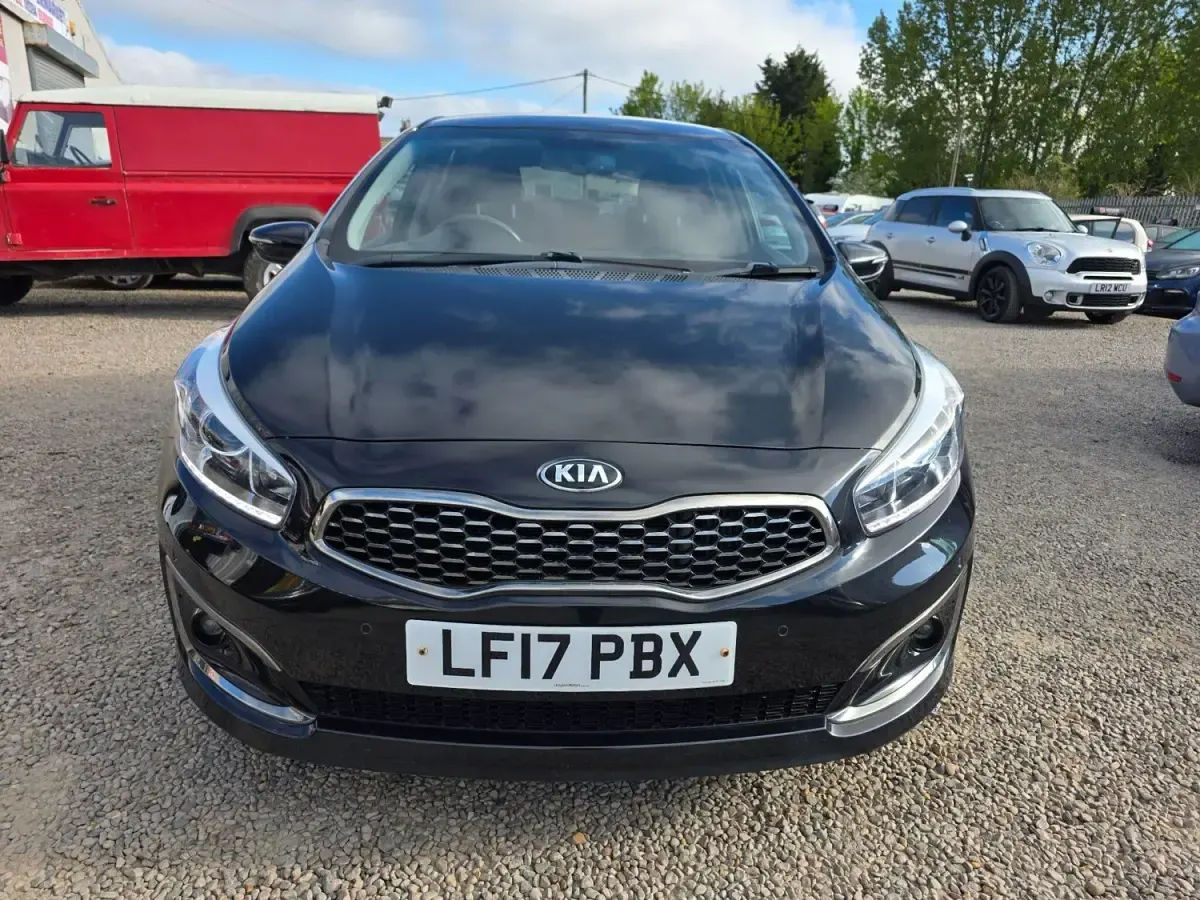Używany Kia Ceed 2017 Czarny Hatchback