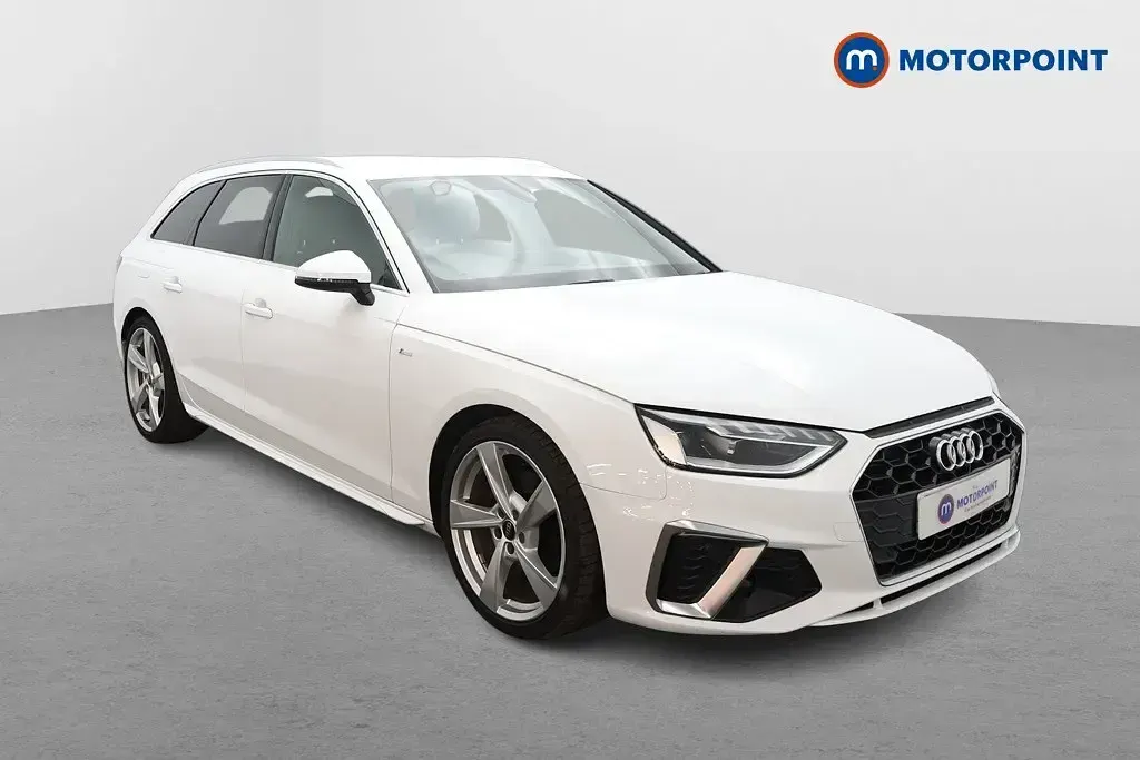 Begagnad Audi A4 S-Line 2023 Vit Kombi