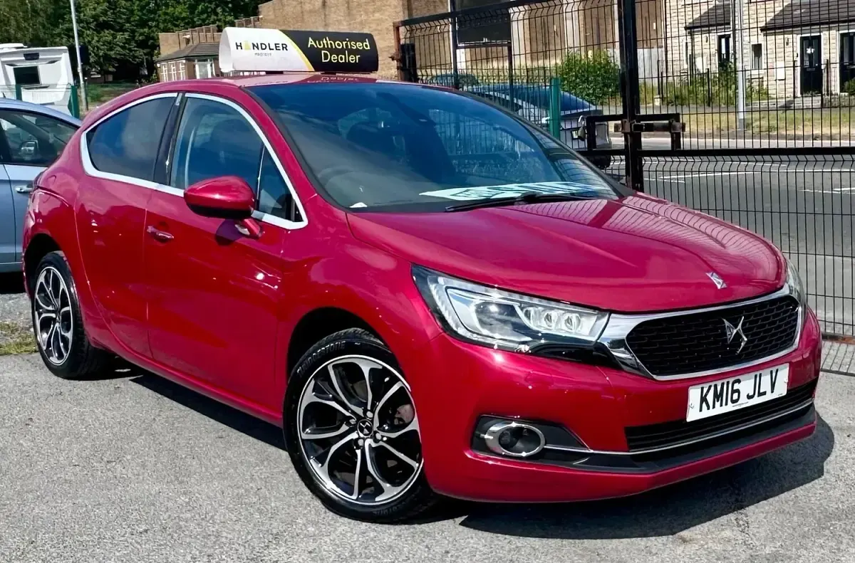 Used DS Automobiles DS4 Prestige 150 HP (110 kW) 2016 Red Hatchback