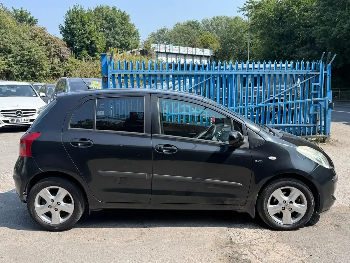 Used Toyota Yaris 2006 Black Hatchback