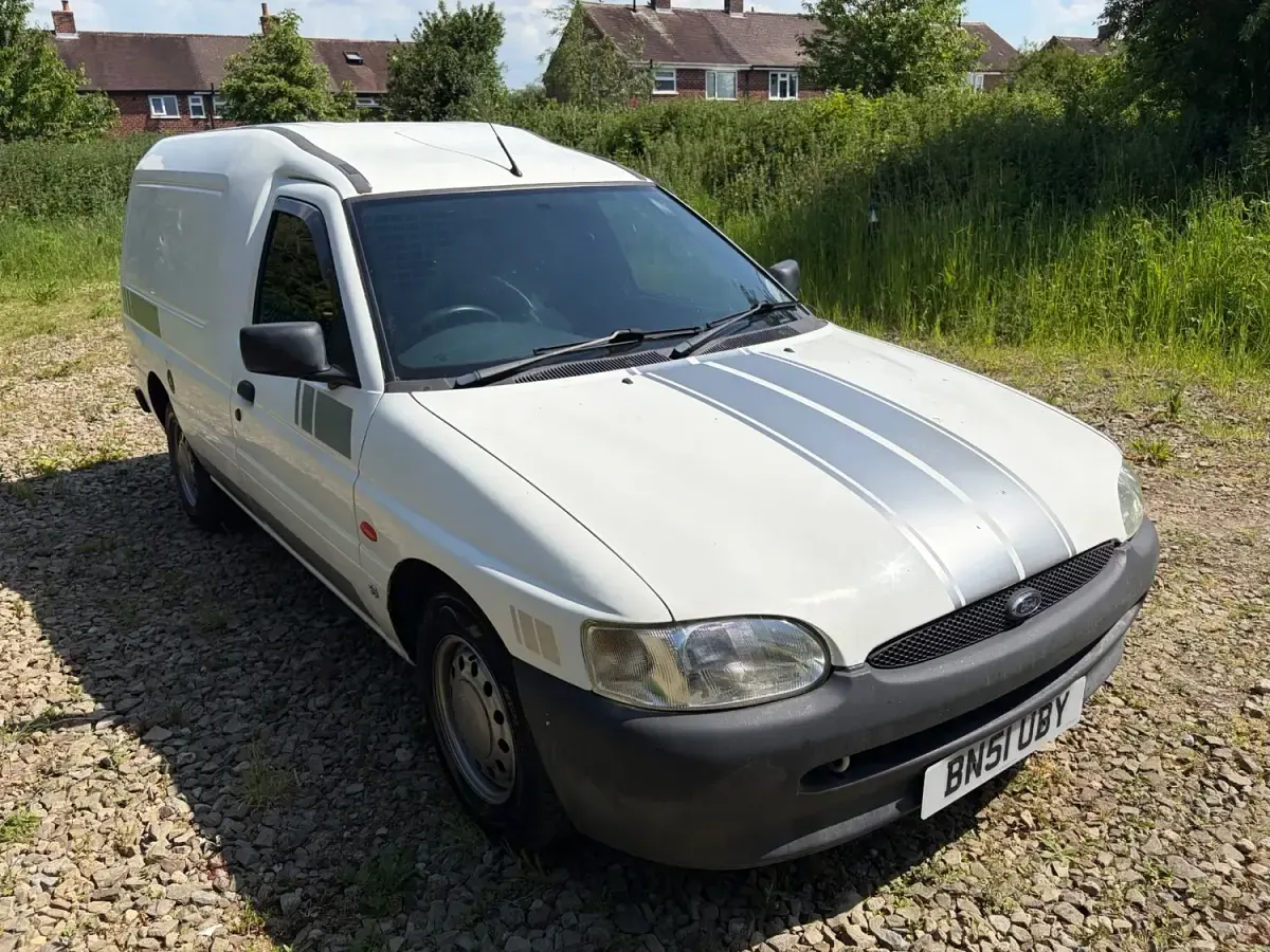 Used Ford Escort 2001 White Van