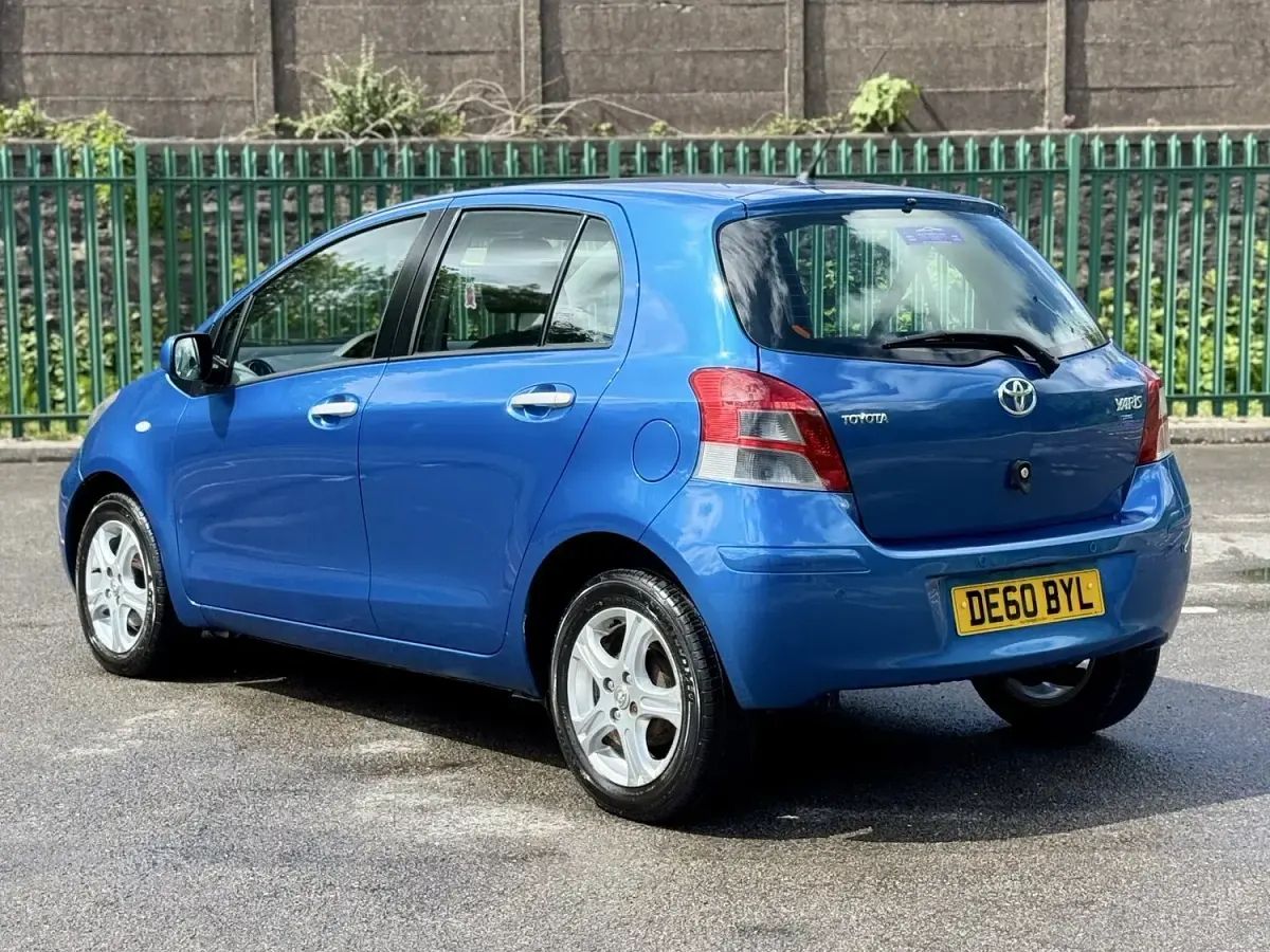 Used Toyota Yaris 2010 Blue Hatchback