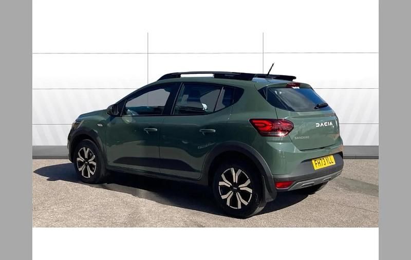 Used Dacia Sandero Journey 90 HP (66 kW) 2024 Green SUV