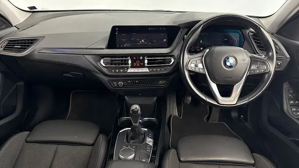 Used BMW 118 Sport Line 134 HP (98 kW) 2022 Black