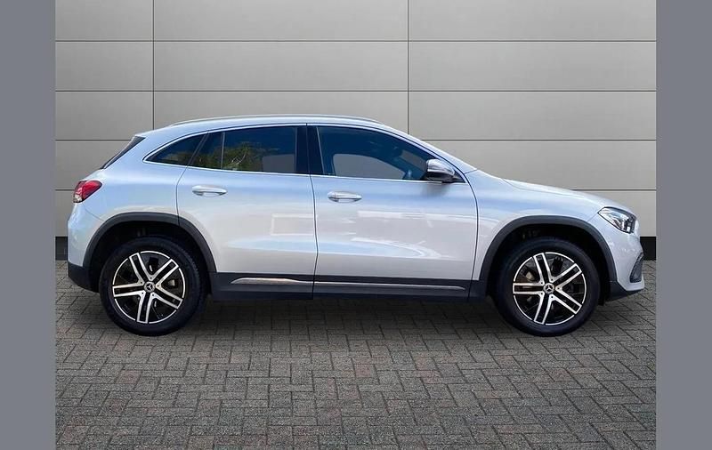 Used Mercedes GLA200 150 HP (110 kW) 2021 Silver SUV