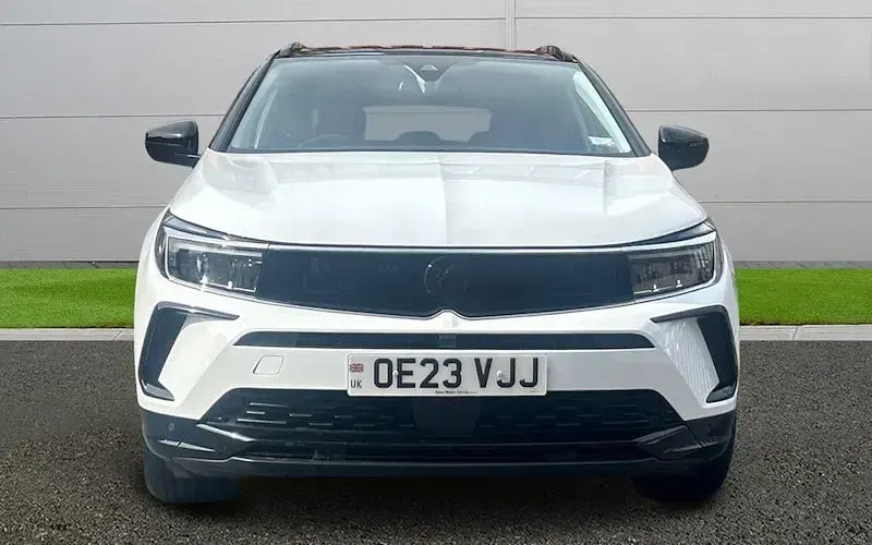 Used Vauxhall Grandland X 131 HP (96 kW) 2023 White SUV