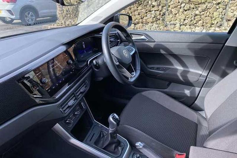 Begagnad VW Polo Life 95 HK (69 kW) 2024 Vit Halvkombi