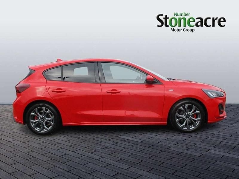 Used Ford Focus ST-Line 123 HP (90 kW) 2024 Red Hatchback