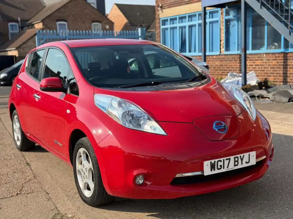 Used Nissan Leaf Acenta 80 kW (109 HP) 2017 Red Hatchback
