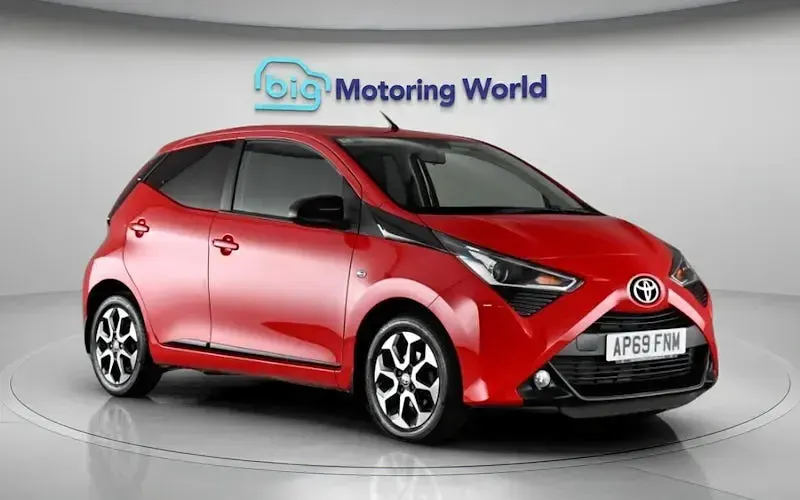 Usado Toyota Aygo Trend 72 HP (52 kW) 2020 Vermelho Citadino