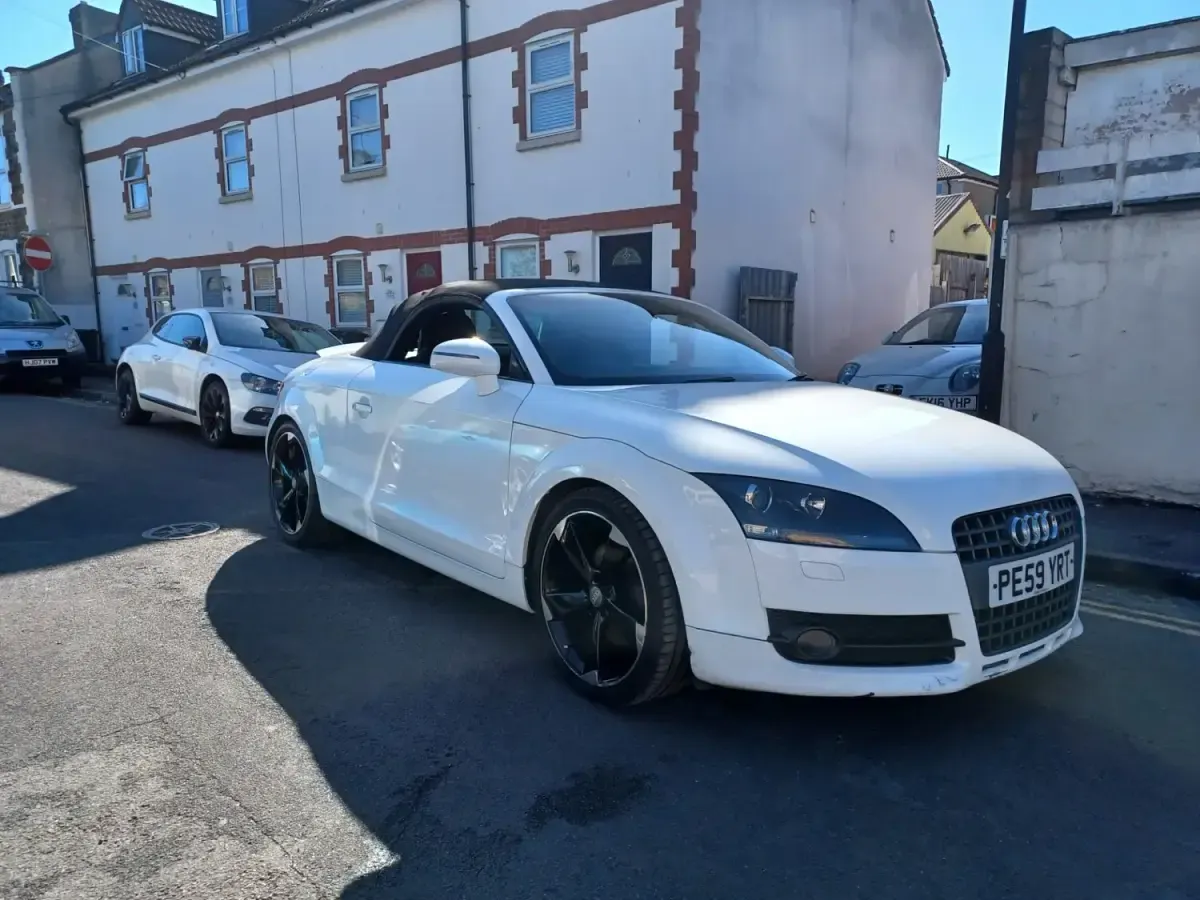 Begagnad Audi TT 160 HK (117 kW) 2009 Vit Sportkupé