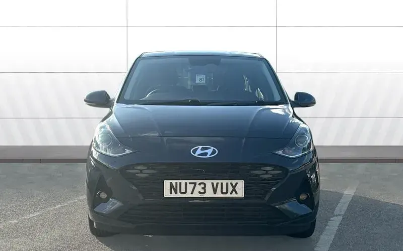 Used Hyundai i10 Premium 67 HP (49 kW) 2023 Hatchback