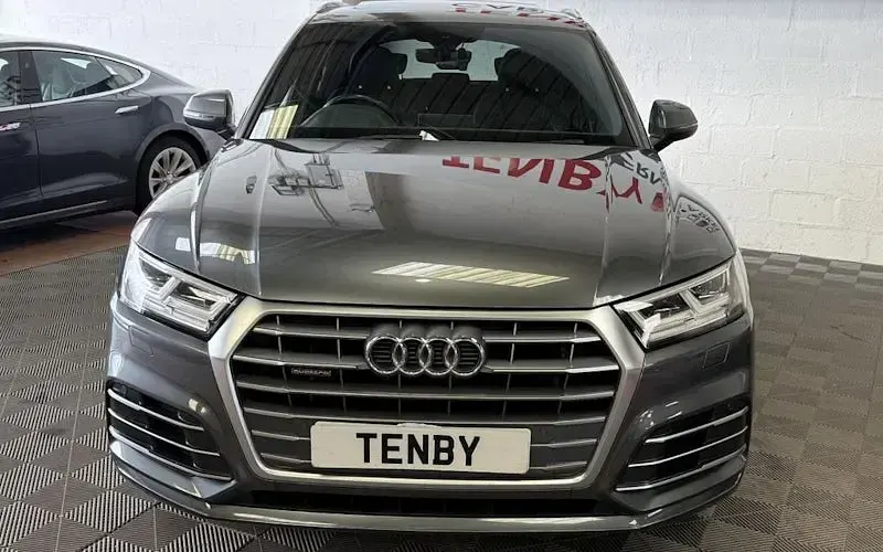 Used Audi Q5 S-Line 190 HP (139 kW) 2018 Grey SUV