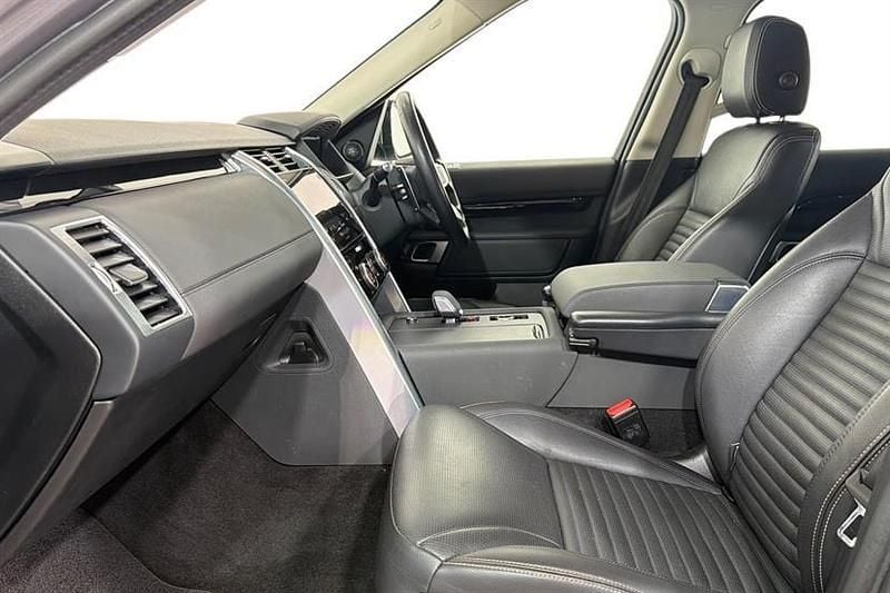 Used Land Rover Discovery 5 S 250 HP (183 kW) 2021 Eiger grey SUV