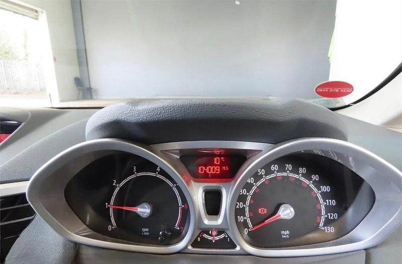 Used Ford Fiesta Zetec 82 HP (60 kW) 2010 Blue Hatchback