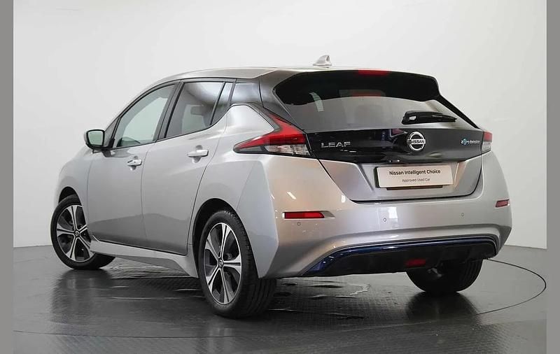 Used Nissan Leaf N-Connecta 108 kW (147 HP) 2022 Silver Hatchback