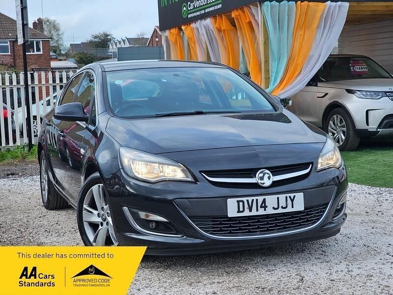 Second-hand Vauxhall Astra SRi 165 CP (121 kW) 2014 Negru Hatchback