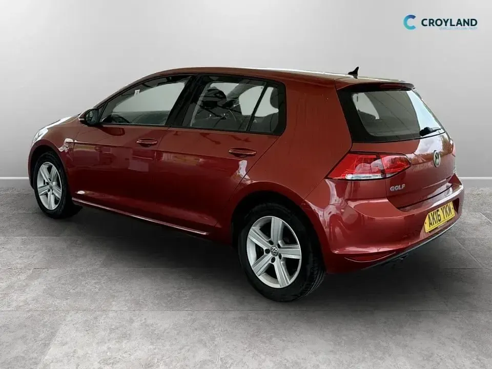 Begagnad VW Golf VII Edition 125 HK (91 kW) 2016 Röd Halvkombi