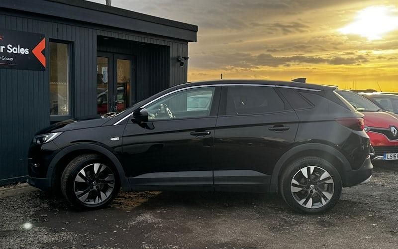 Used Vauxhall Grandland X Sport 131 HP (96 kW) 2019 Black SUV