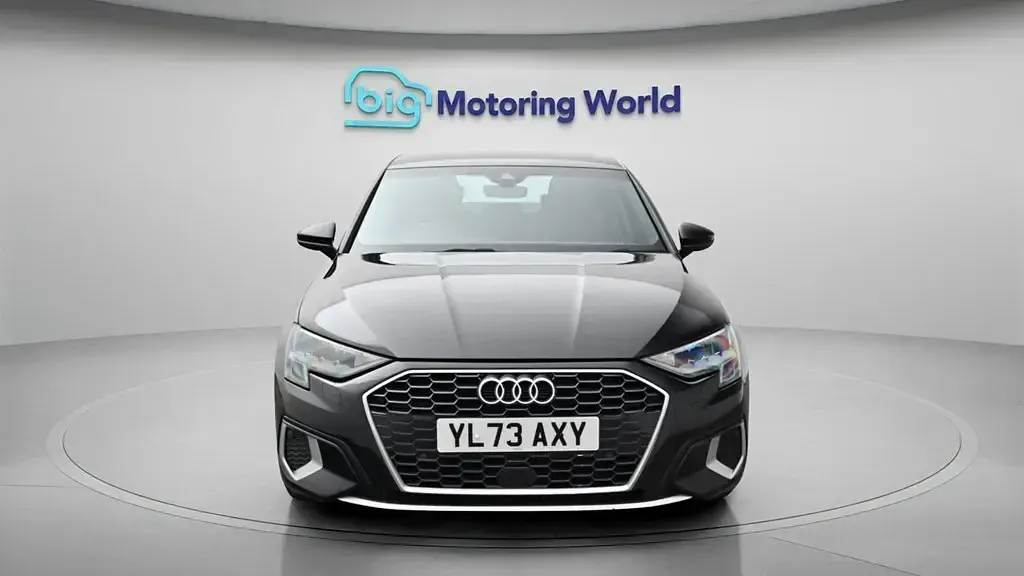 Usado Audi A3 Sport 150 HP (110 kW) 2023 Preto Sedan