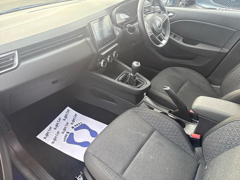 Used Renault Clio V Evolution 90 HP (66 kW) 2023 Iron blue  Hatchback